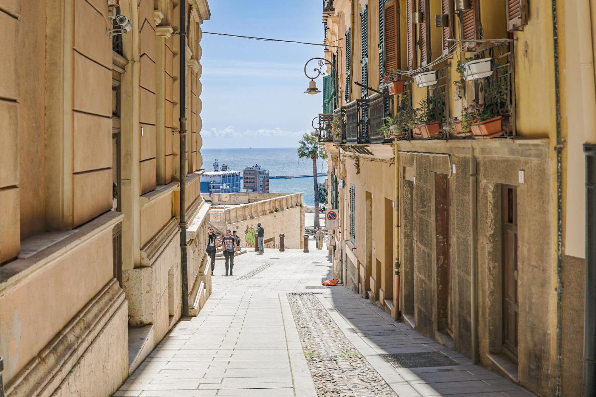 Casa Storica Di Charme Con Vista Mare Nel Cuore Di Каляри Екстериор снимка