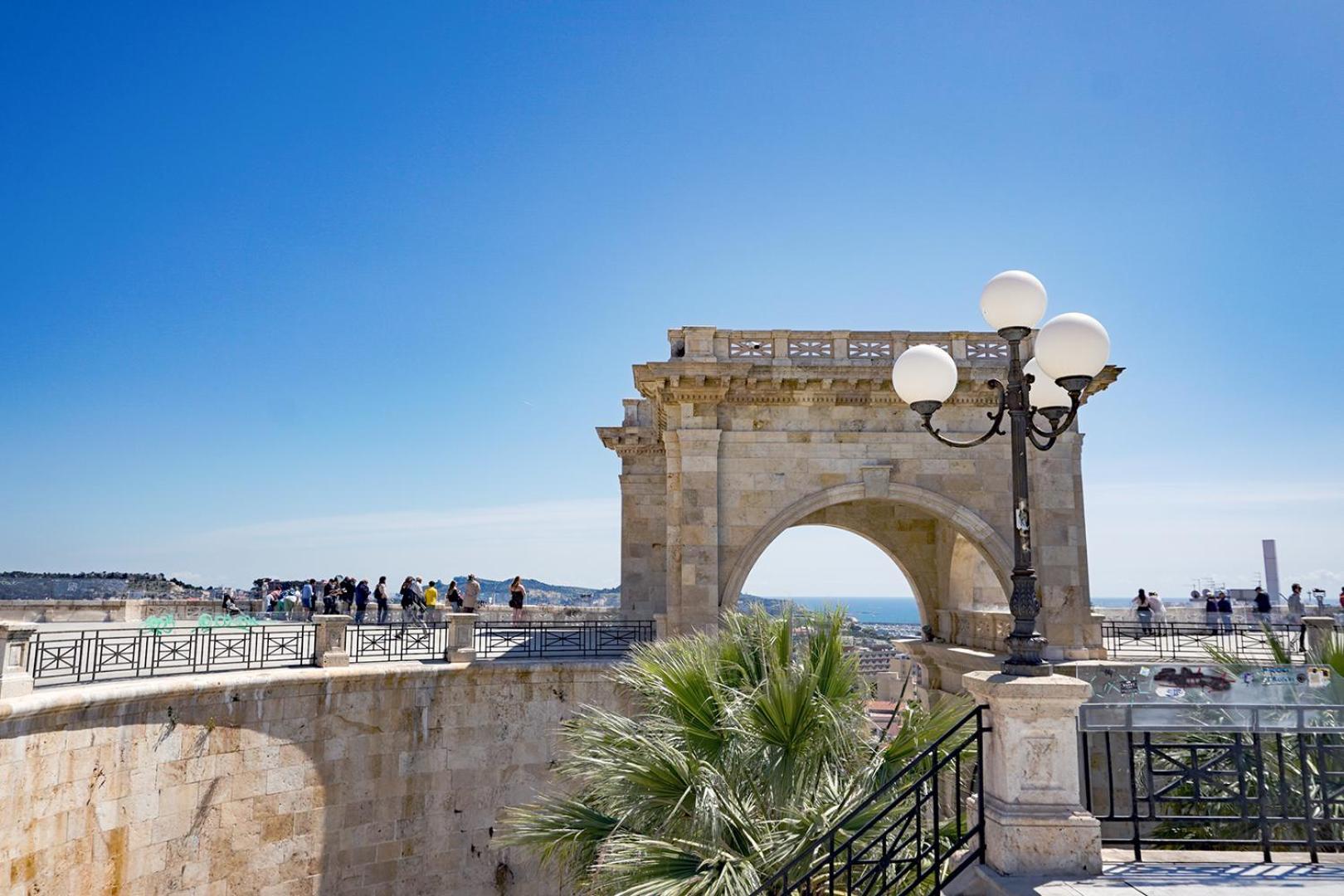 Casa Storica Di Charme Con Vista Mare Nel Cuore Di Каляри Екстериор снимка